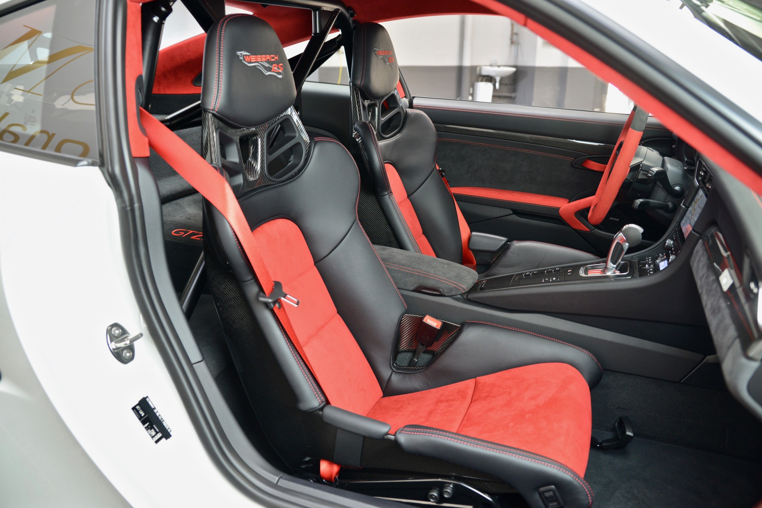 2018 Porsche 911 GT2 RS WEISSACH PACKAGE, 2/16