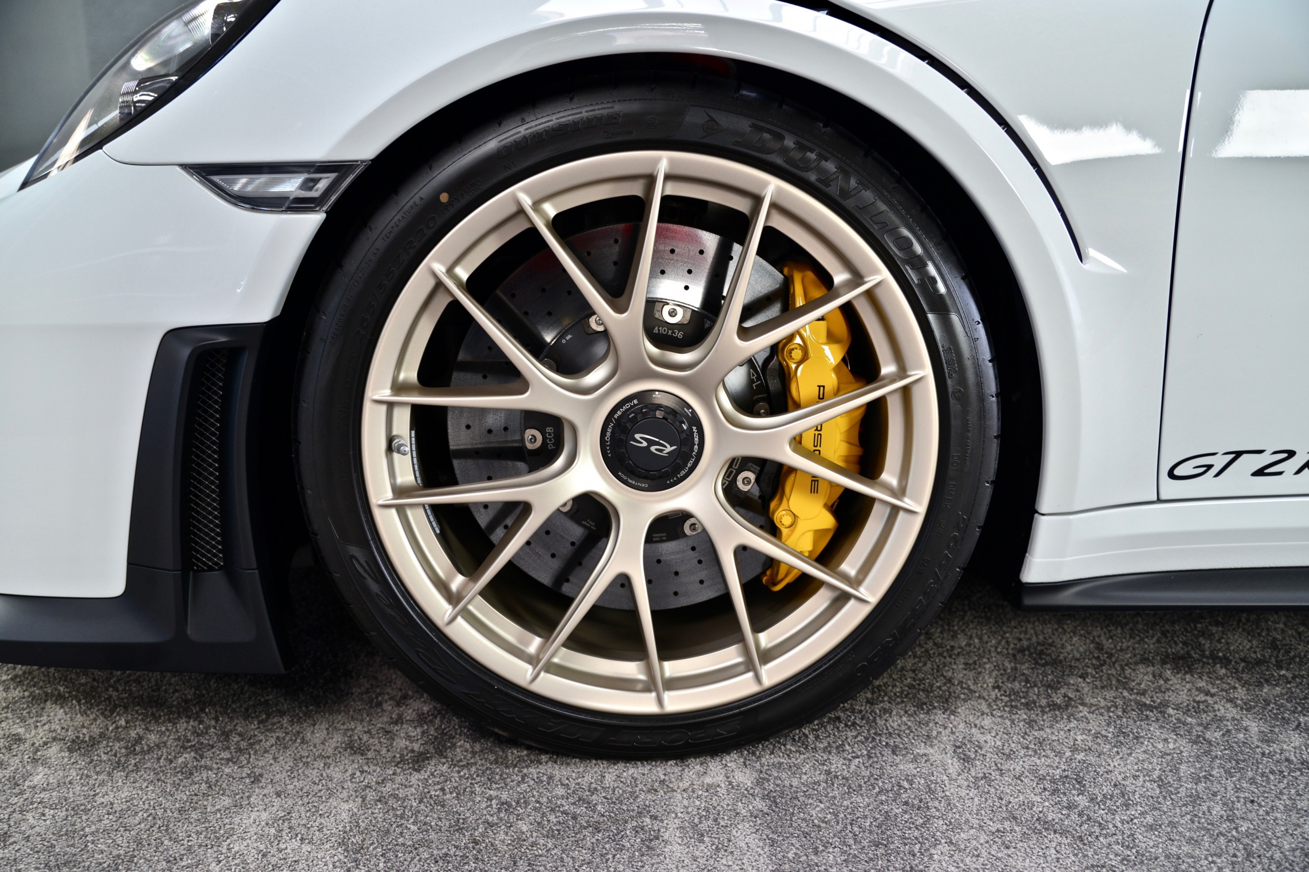 2018 Porsche 911 GT2 RS WEISSACH PACKAGE, 10/16