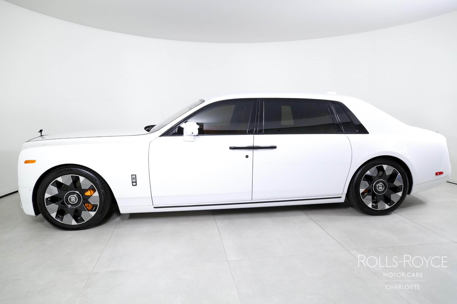 2024 Rolls-Royce Phantom EWB