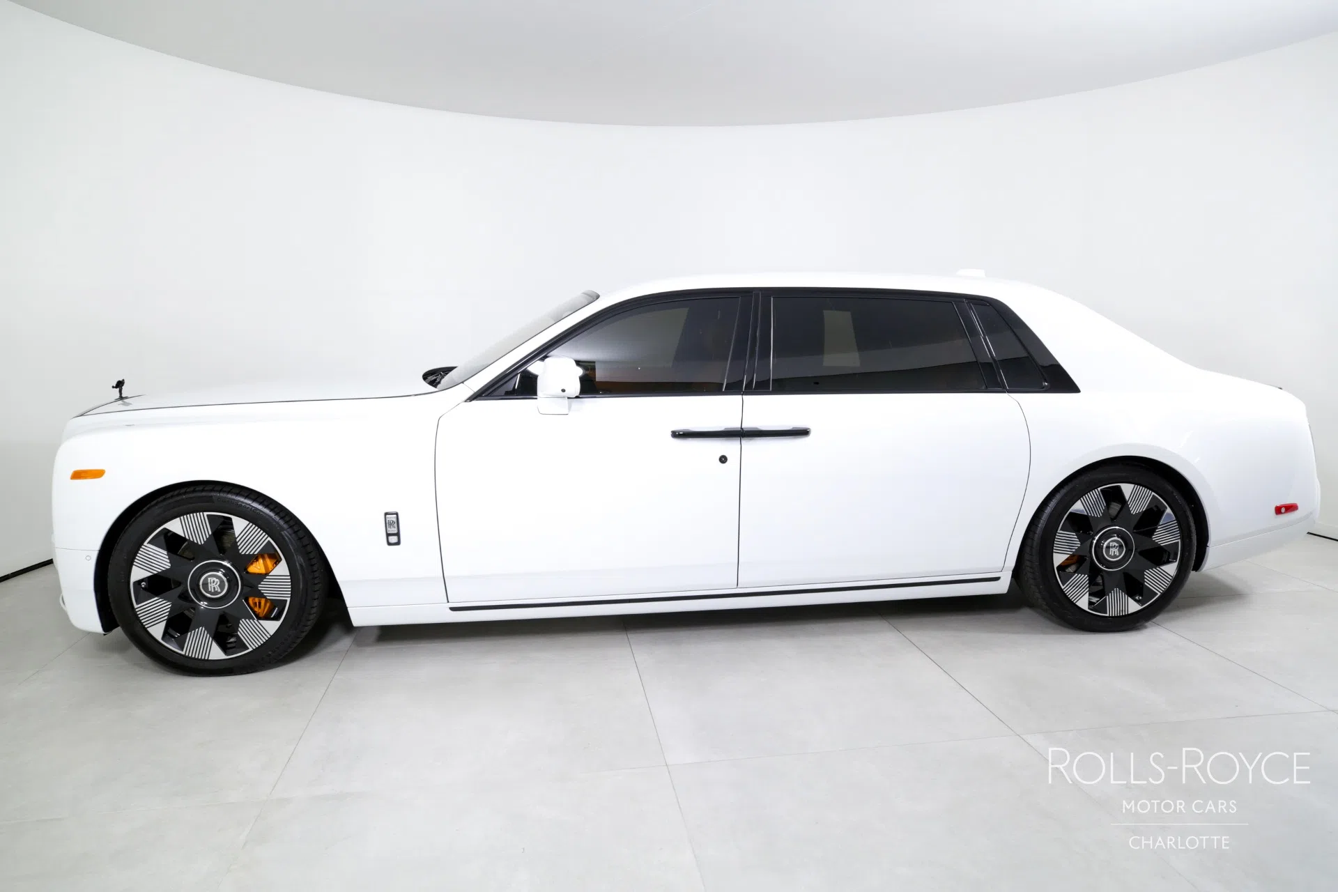 2024 Rolls-Royce Phantom EWB