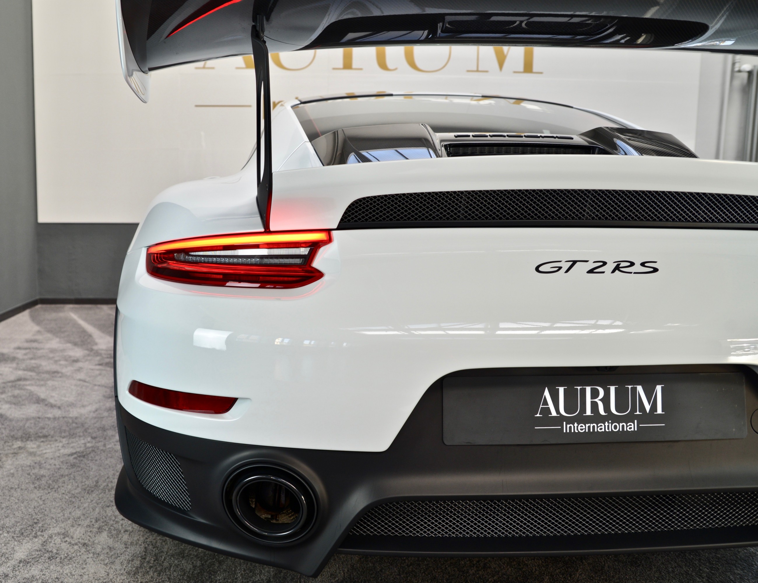 2018 Porsche 911 GT2 RS WEISSACH PACKAGE, 15/16
