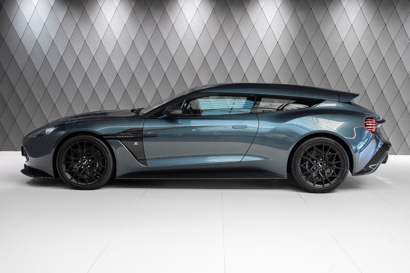 2019 Aston Martin Vanquish Zagato Shooting Brake, 2/22