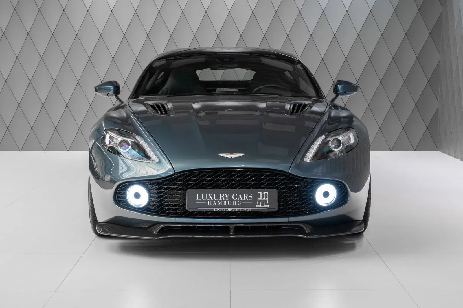2019 Aston Martin Vanquish Zagato Shooting Brake for sale, exterior, Blue