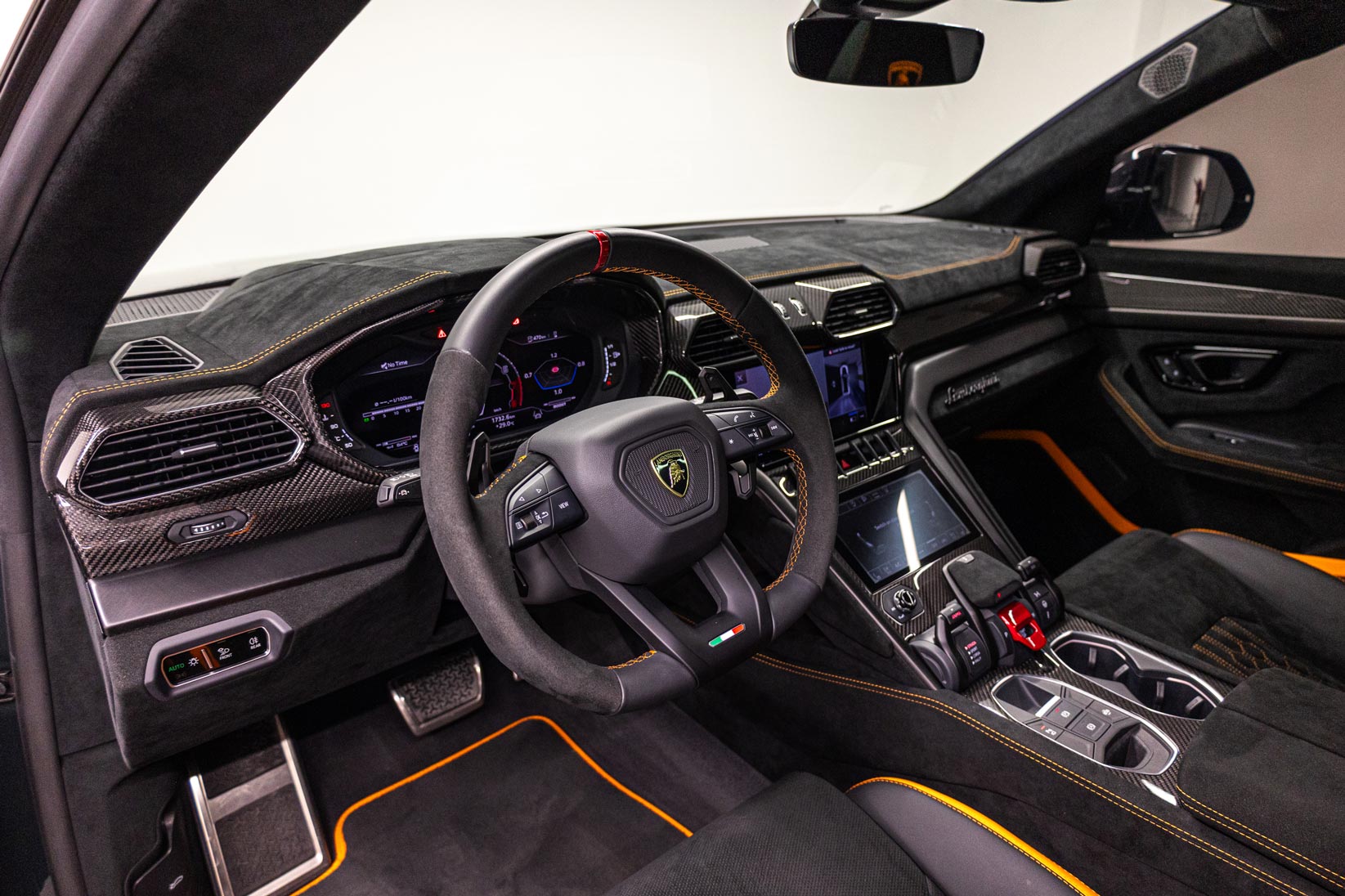 2023 Lamborghini Urus Performante, 18/20