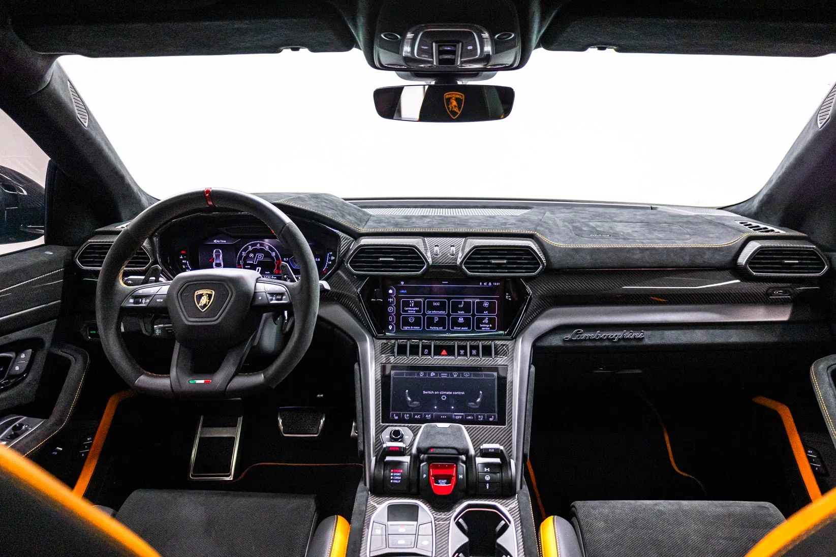 2023 Lamborghini Urus Performante interior, dashboard