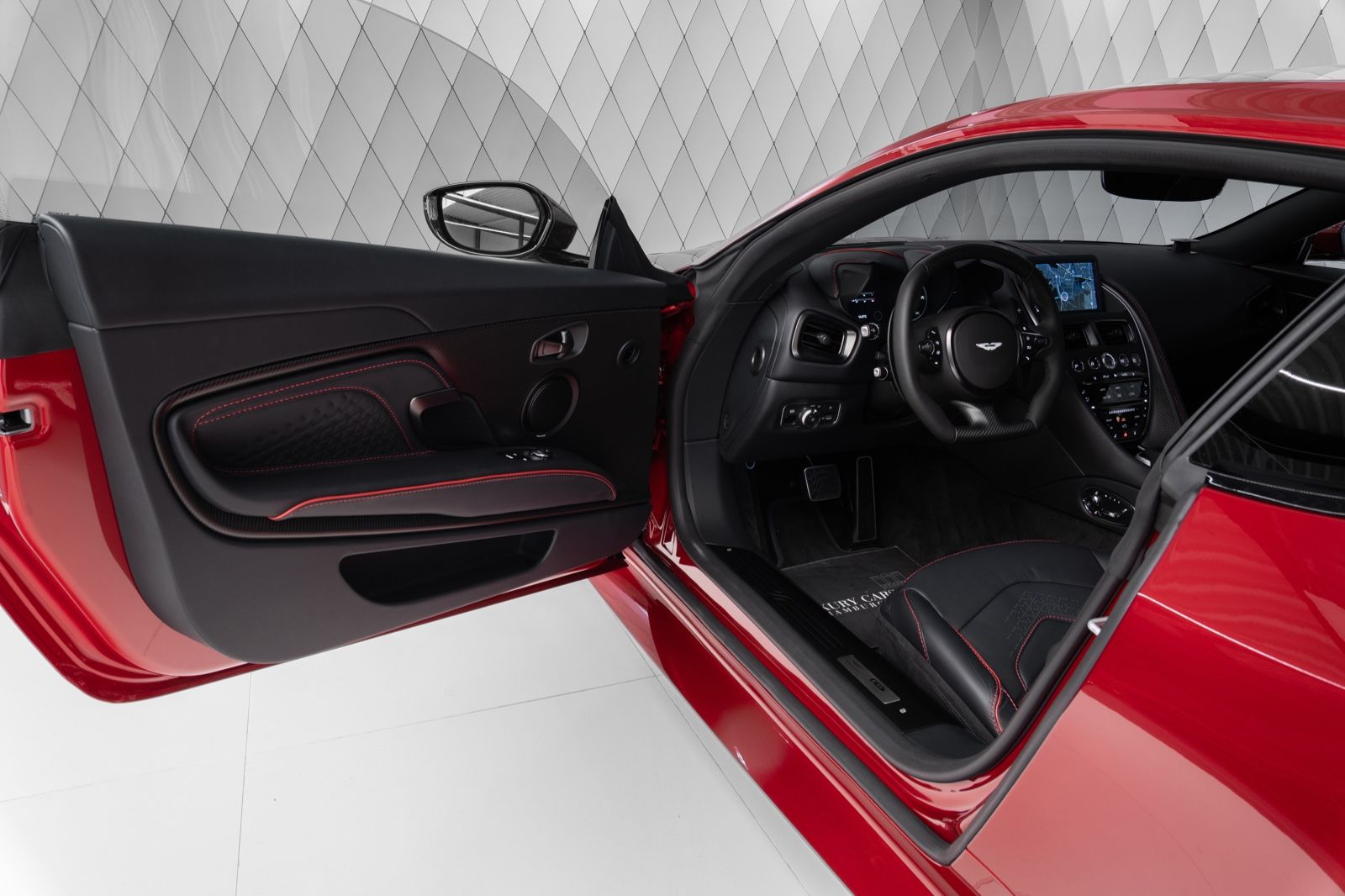 2024 Aston Martin DBS Superleggera, 2/13