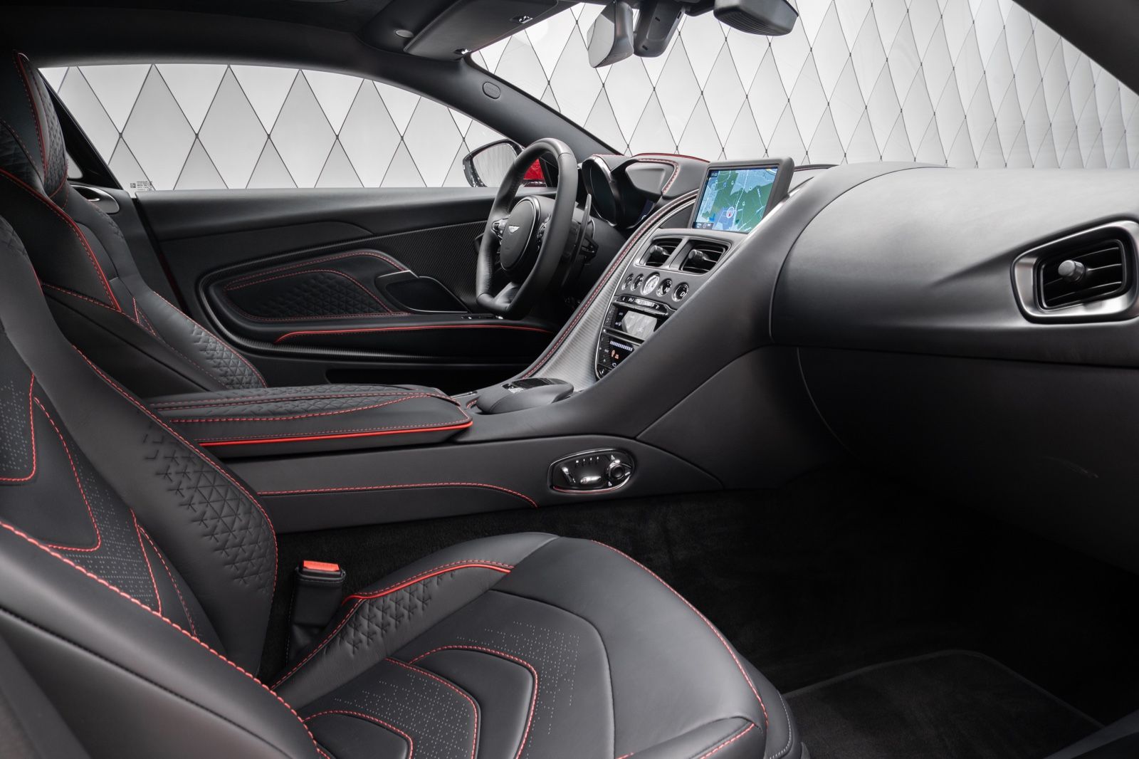 2024 Aston Martin DBS Superleggera, 3/13