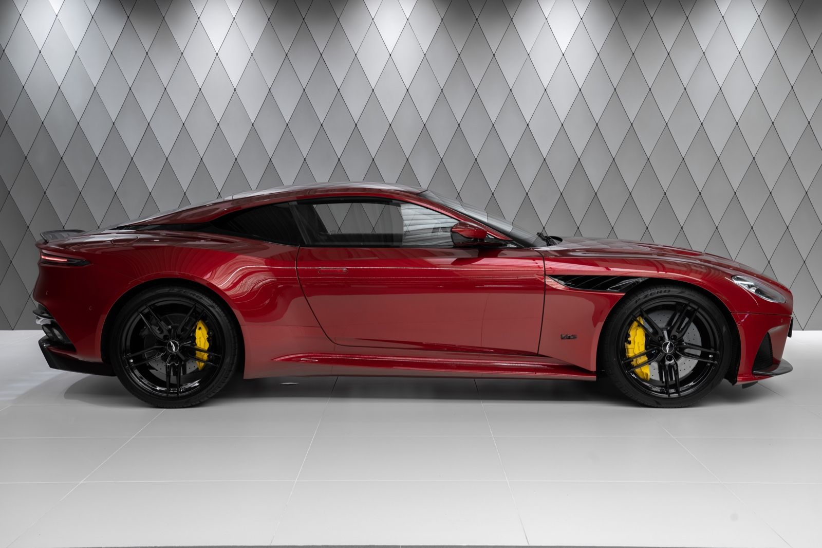 2024 Aston Martin DBS Superleggera, 5/13