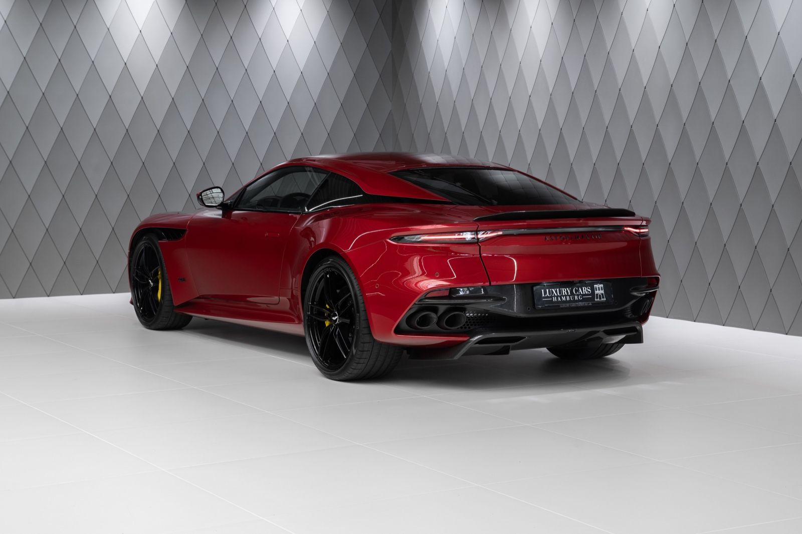 2024 Aston Martin DBS Superleggera, 6/13