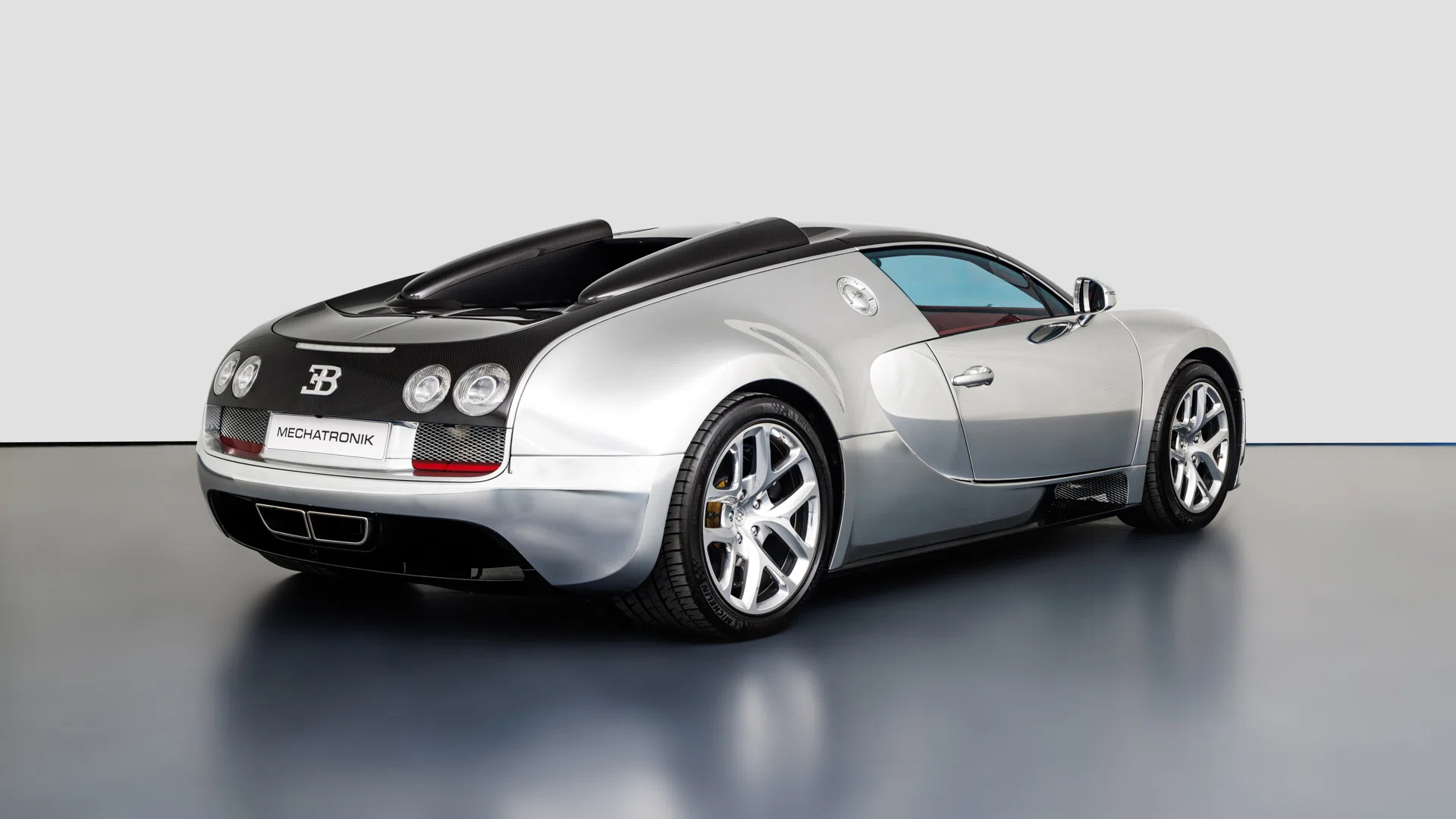 2015 Bugatti Veyron Grand Sport Vitesse for sale, exterior, Aluminium Poliert