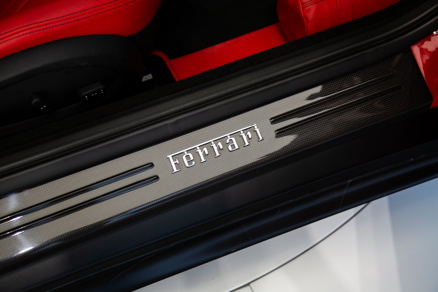 2020 Ferrari 812 Superfast, 16/17