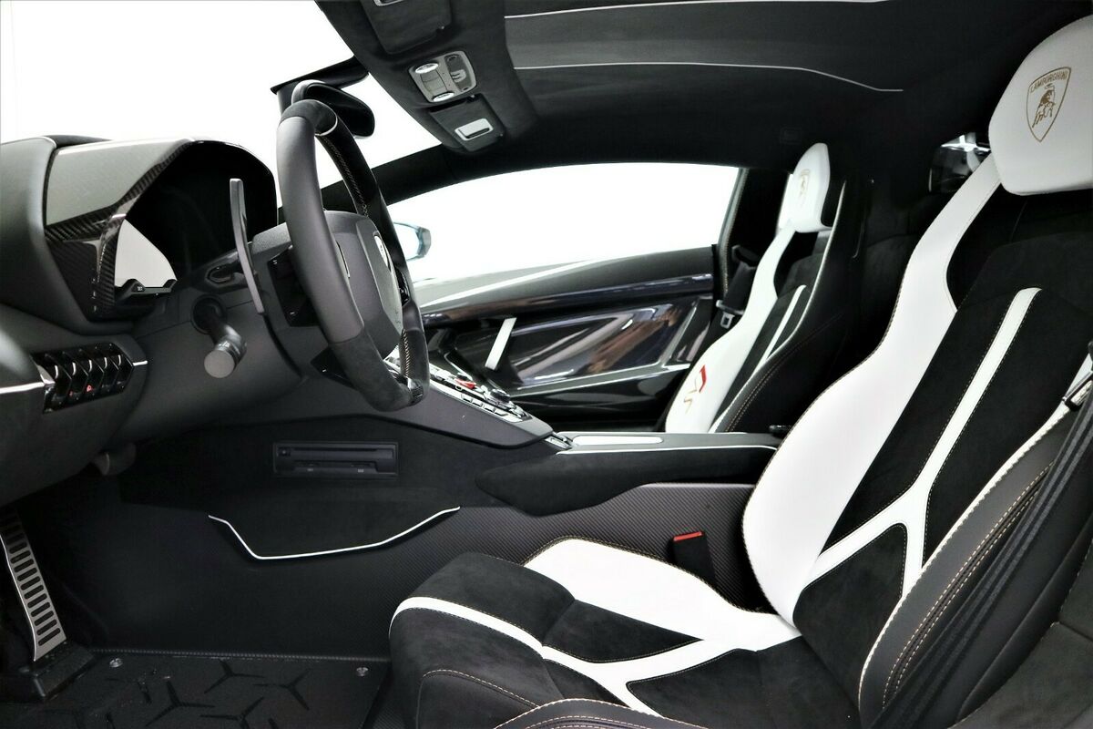 2019 Lamborghini Aventador SVJ, 2/10