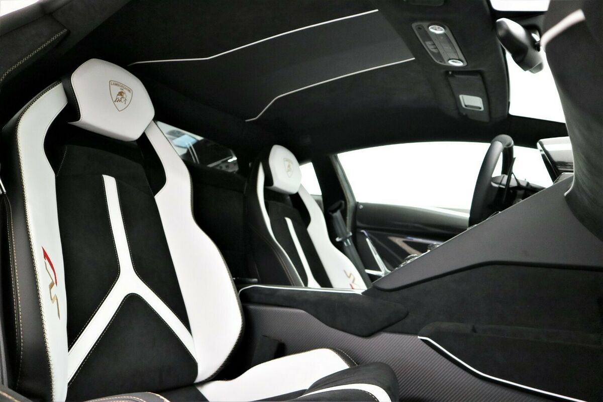 2019 Lamborghini Aventador SVJ, 3/10