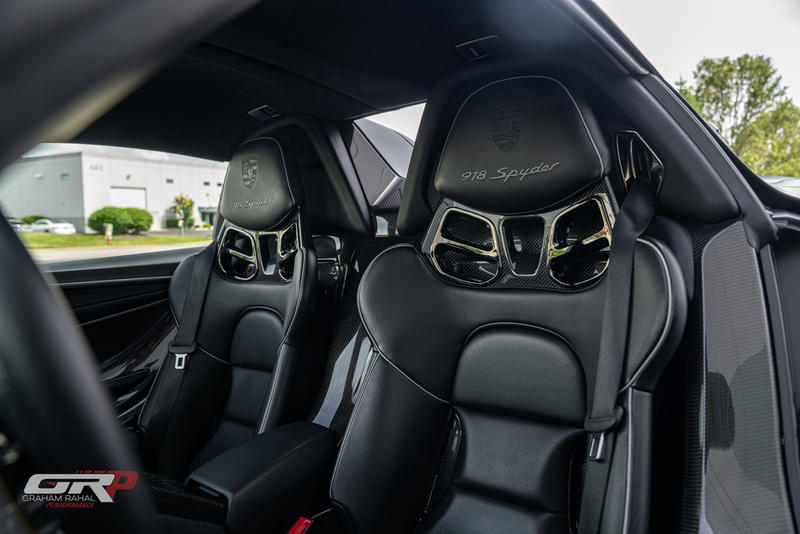 2015 Porsche 918 Spyder Weissach Martini Edition, 17/20