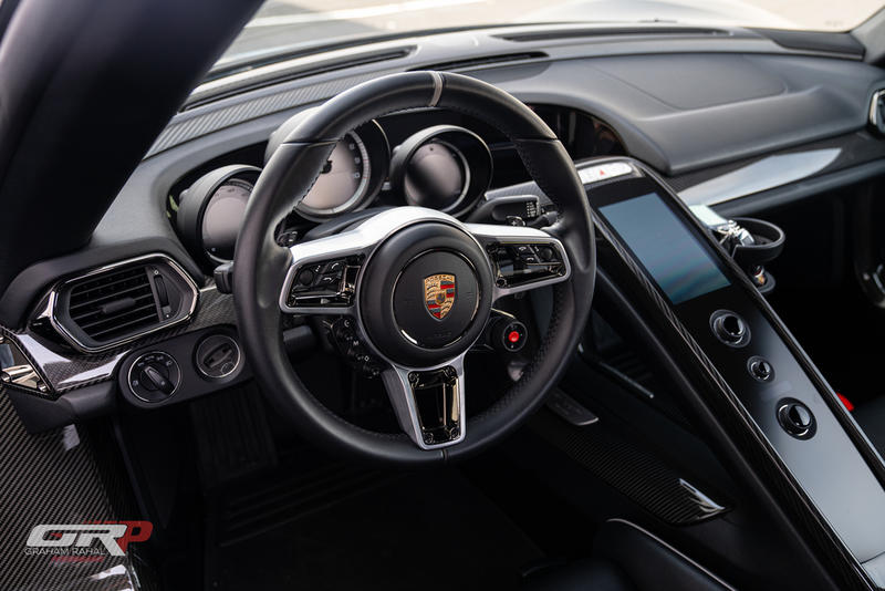 2015 Porsche 918 Spyder Weissach Martini Edition, 18/20