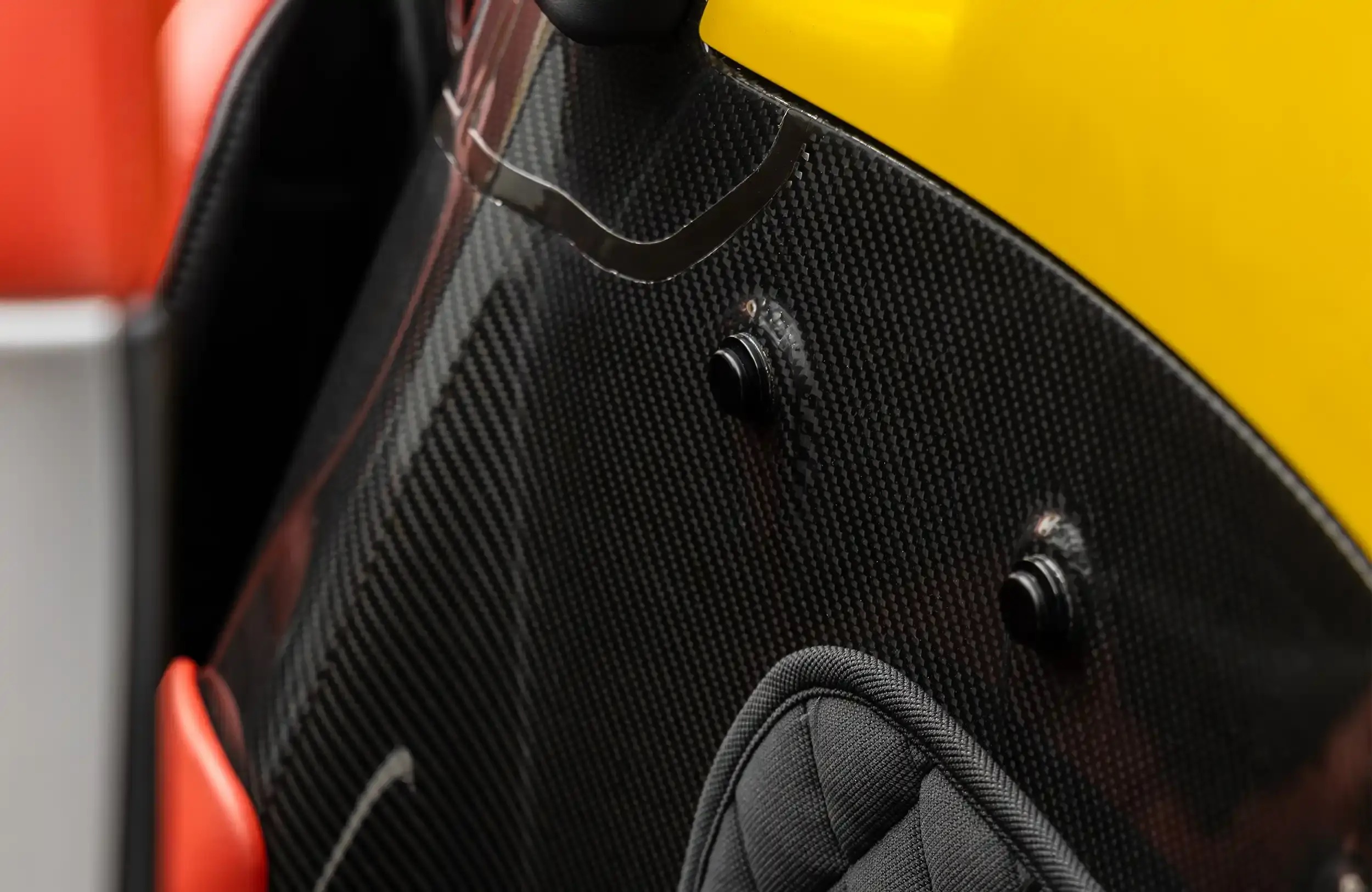 2005 Porsche Carrera GT, 9/20