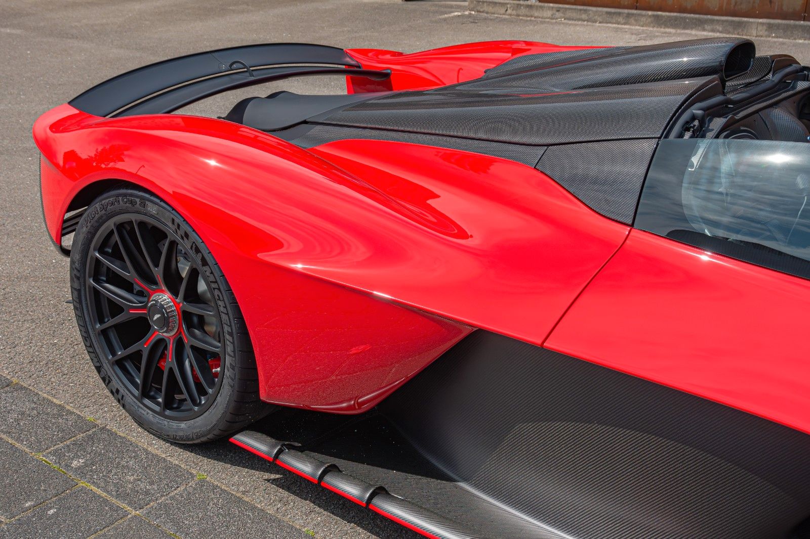 Aston Martin Valkyrie Spider, 13/15