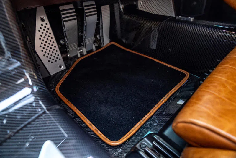 2005 Porsche Carrera GT GRP Recommission interior, seats