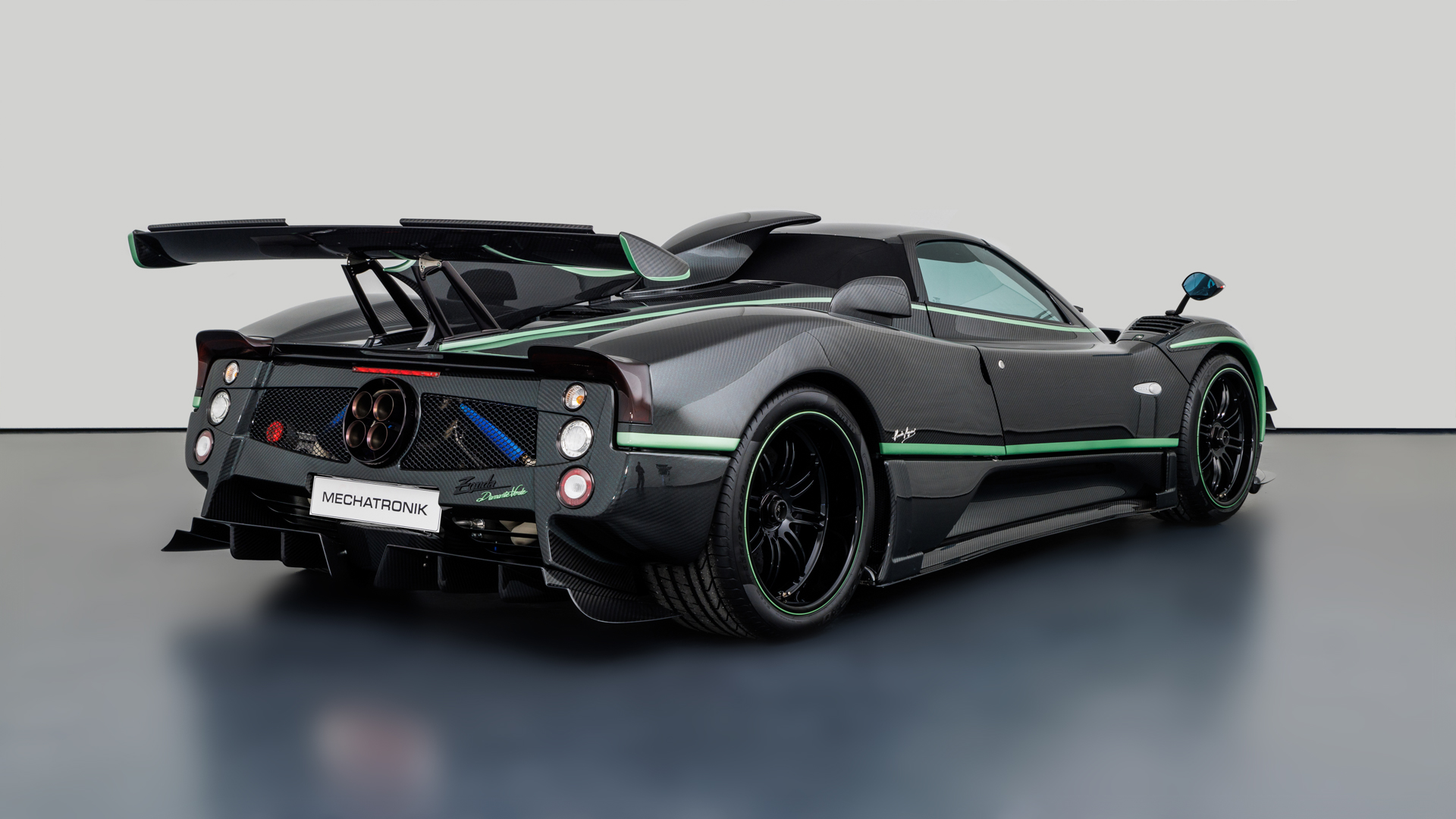 2017 Pagani Zonda 760 Roadster Diamante Verde, 4/20