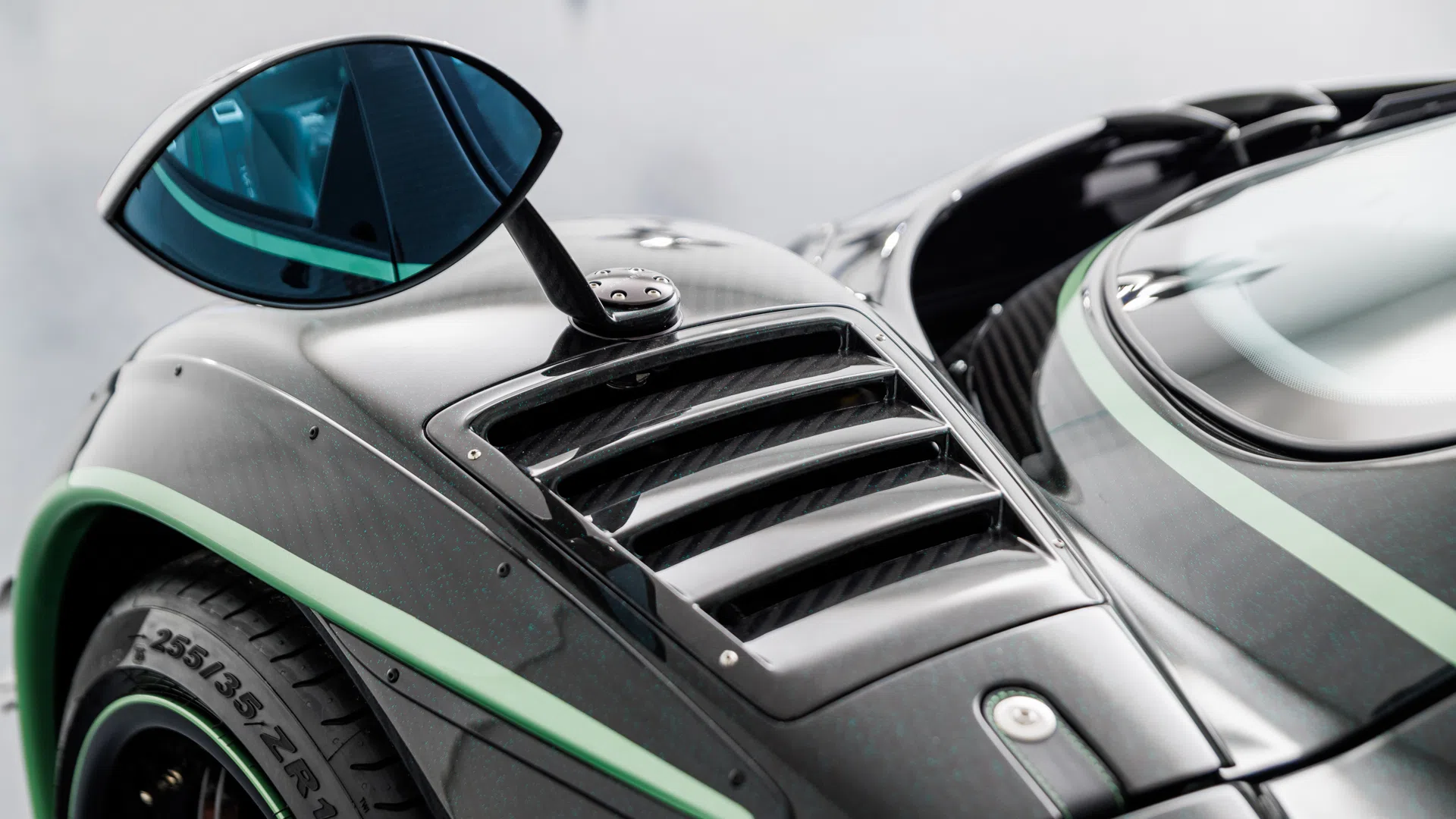 2017 Pagani Zonda 760 Roadster Diamante Verde for sale, exterior, Carbon black with special effect