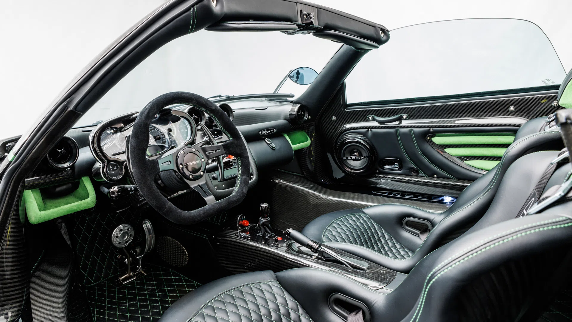 2017 Pagani Zonda 760 Roadster Diamante Verde interior, dashboard, Alcantara, Black