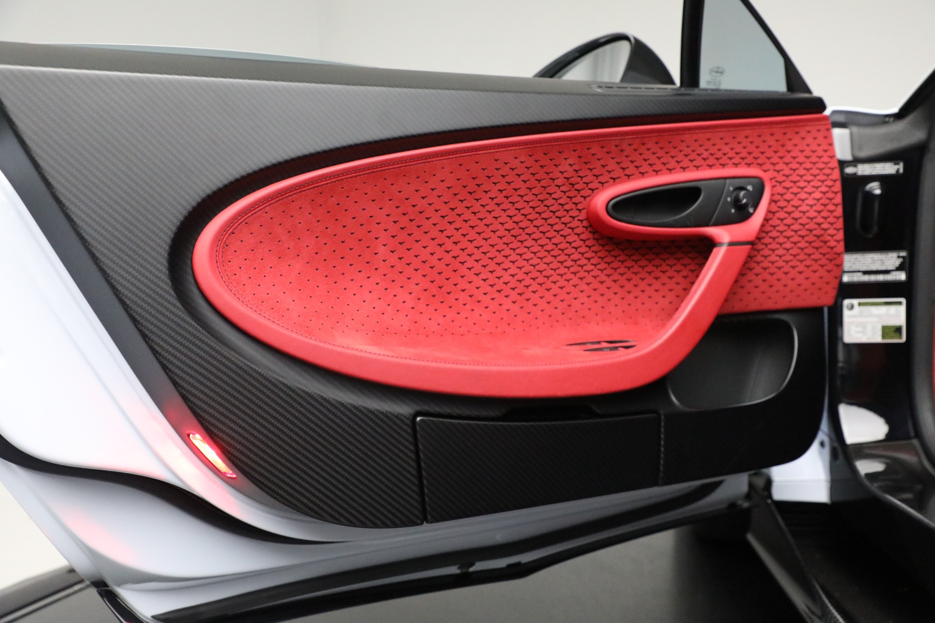 2022 Bugatti Chiron Pur Sport, 17/20