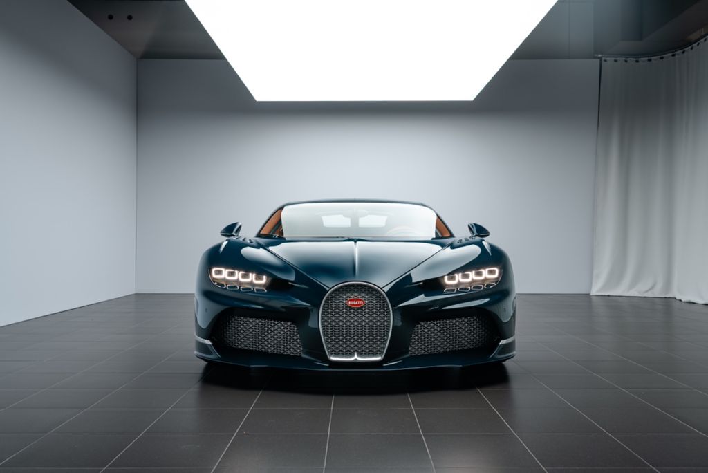 2023 Bugatti Chiron Super Sport, 2/12