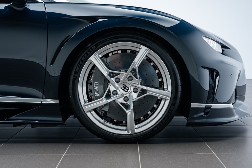2023 Bugatti Chiron Super Sport, 5/12