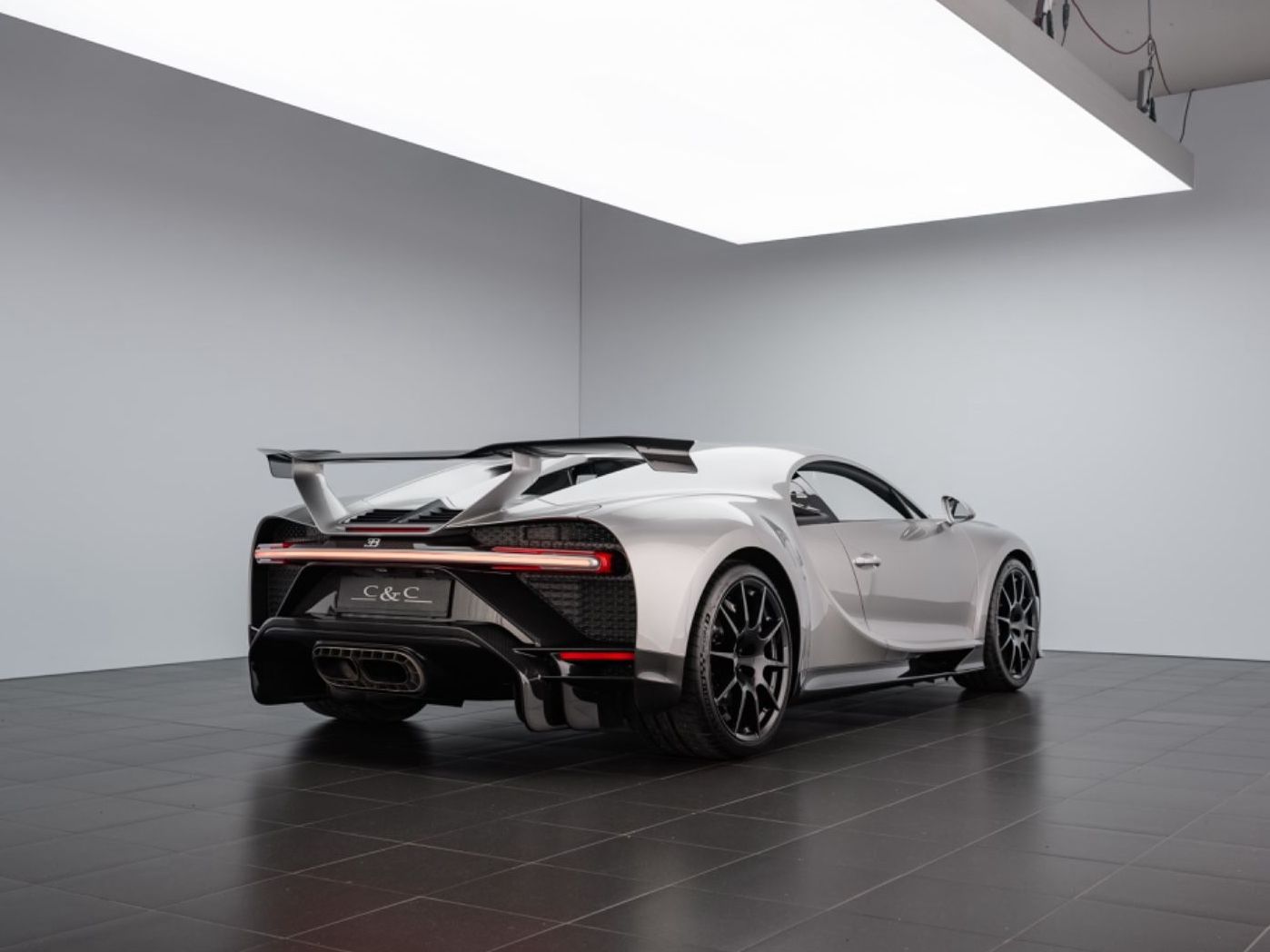 2021 Bugatti Chiron Pur Sport, 2/17