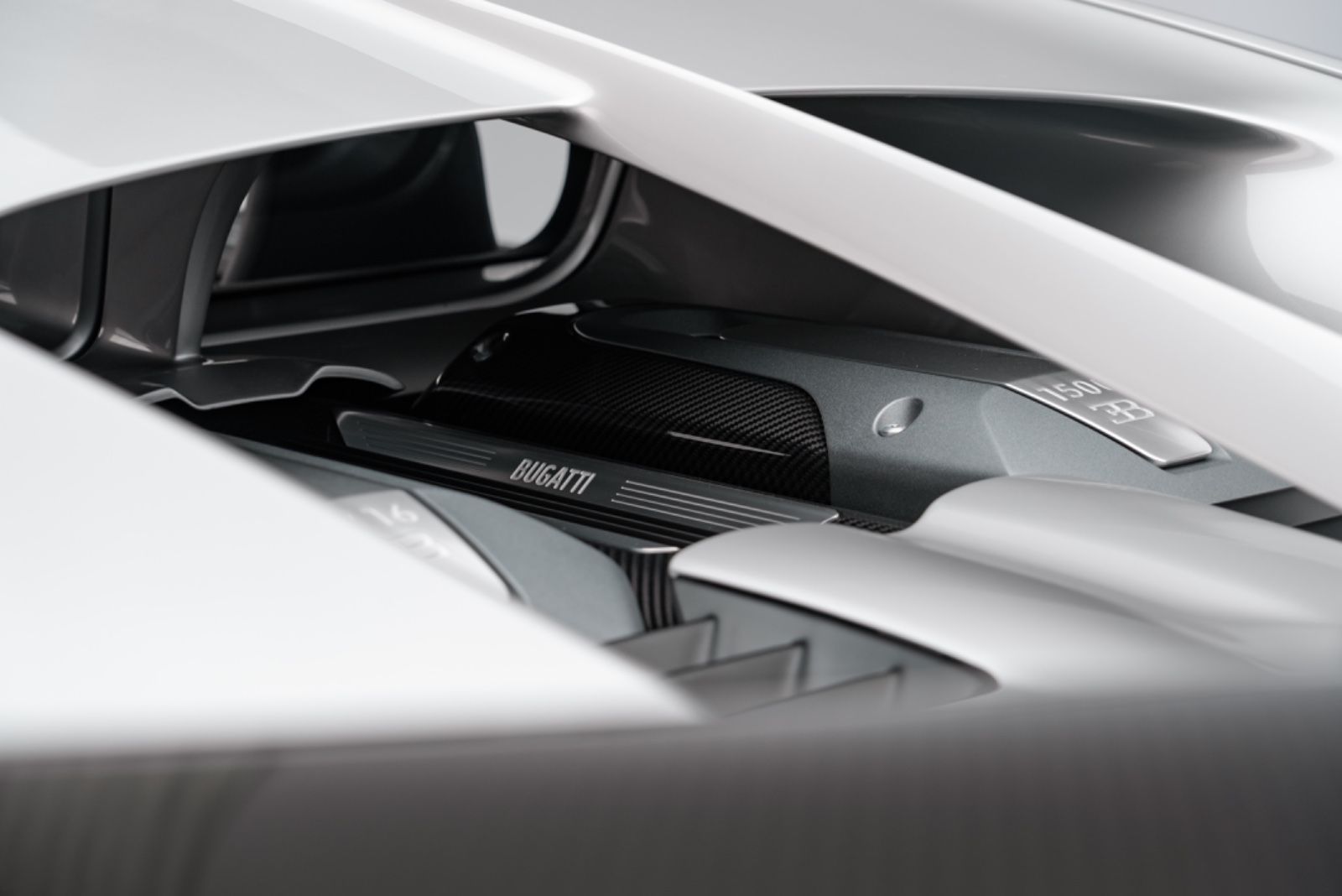 2021 Bugatti Chiron Pur Sport, 9/17