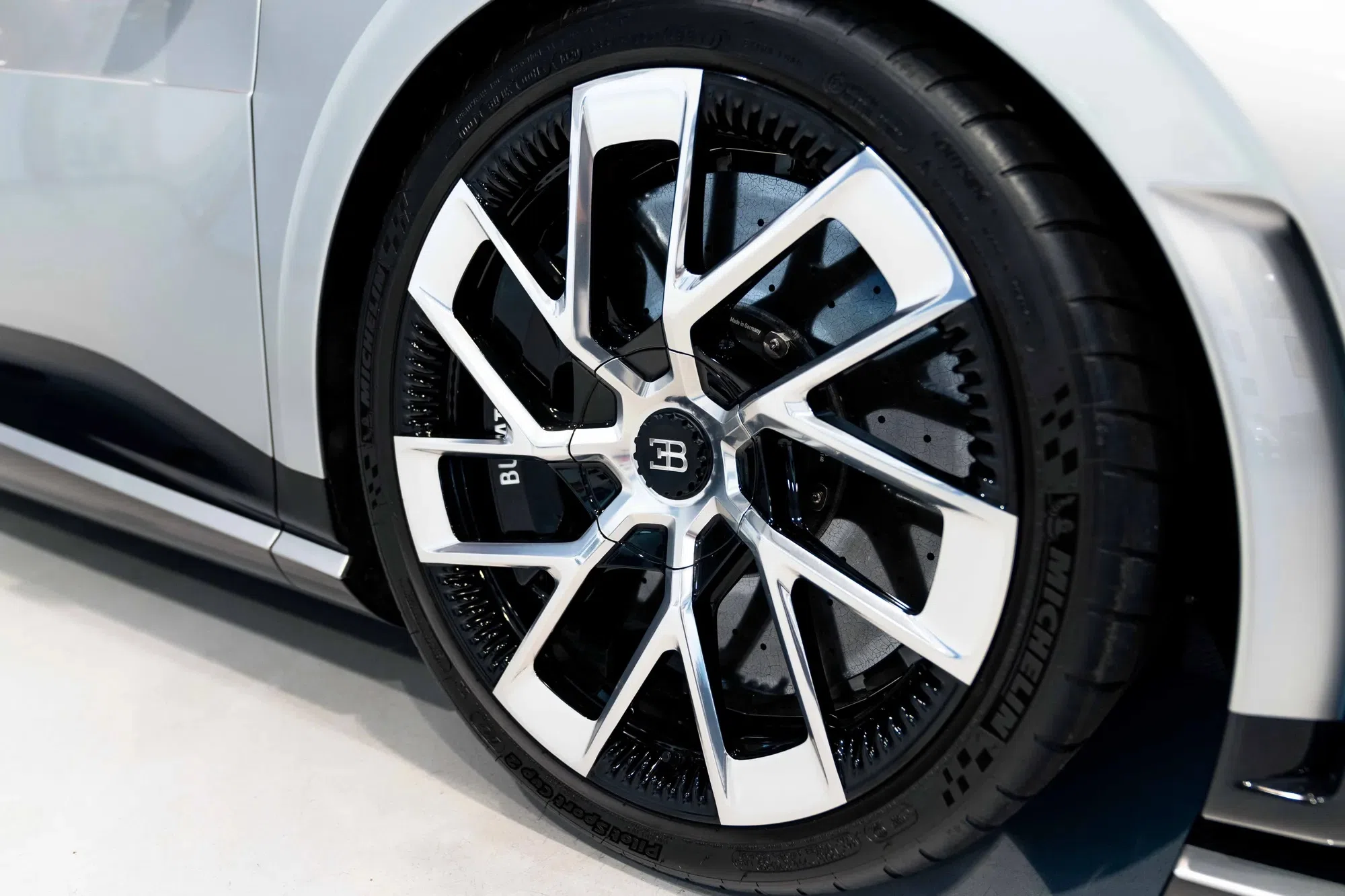 2022 Bugatti Centodieci wheel
