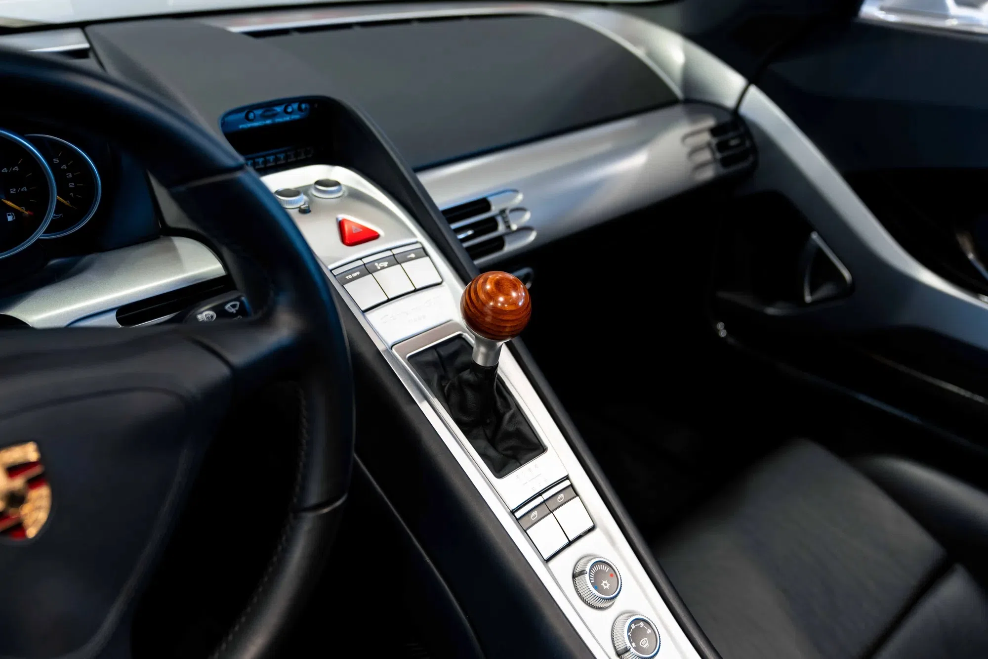 2005 Porsche Carrera GT interior, center console, Natural Black leather