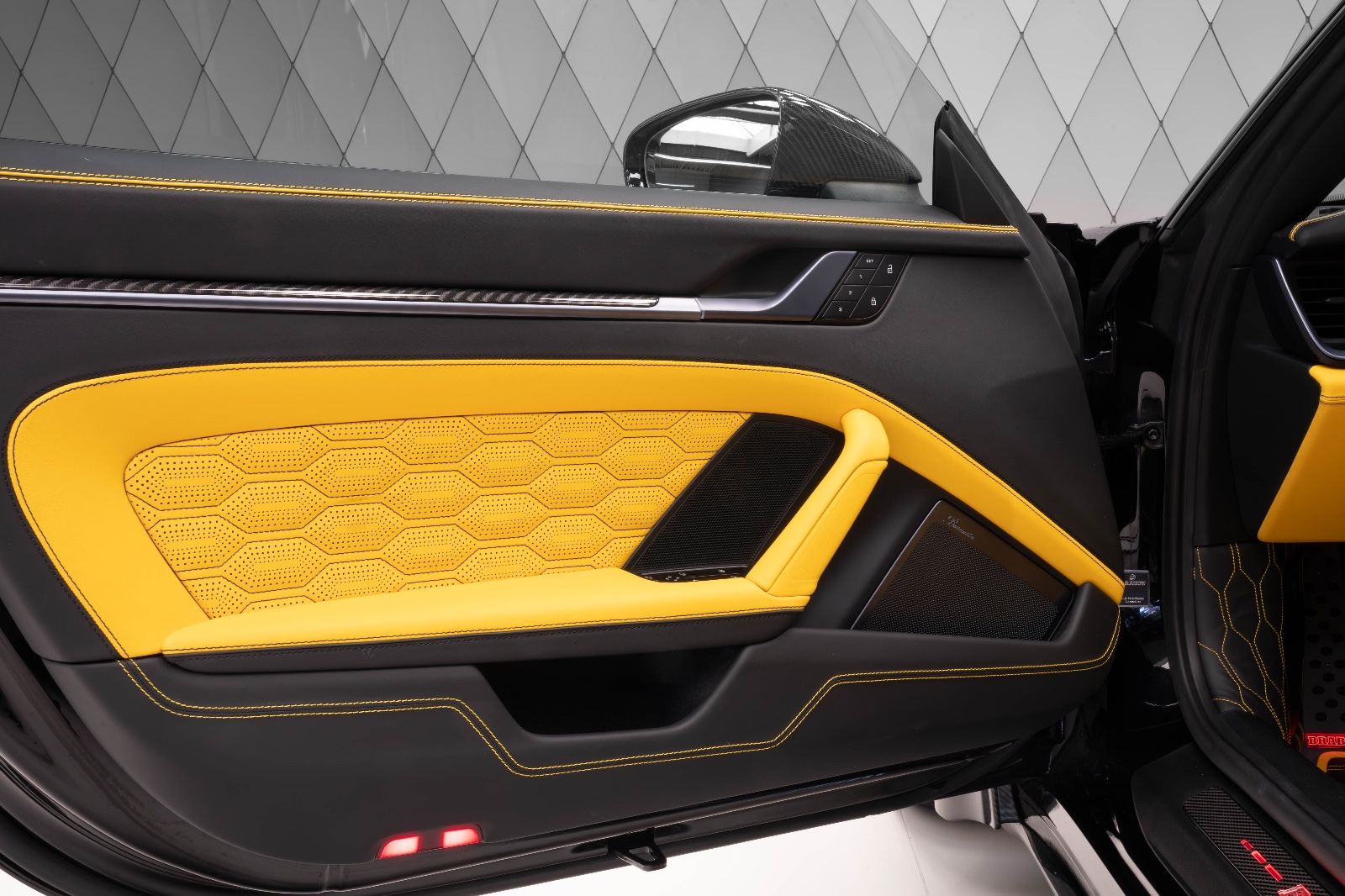 2024 BRABUS 900 Rocket R, 16/20