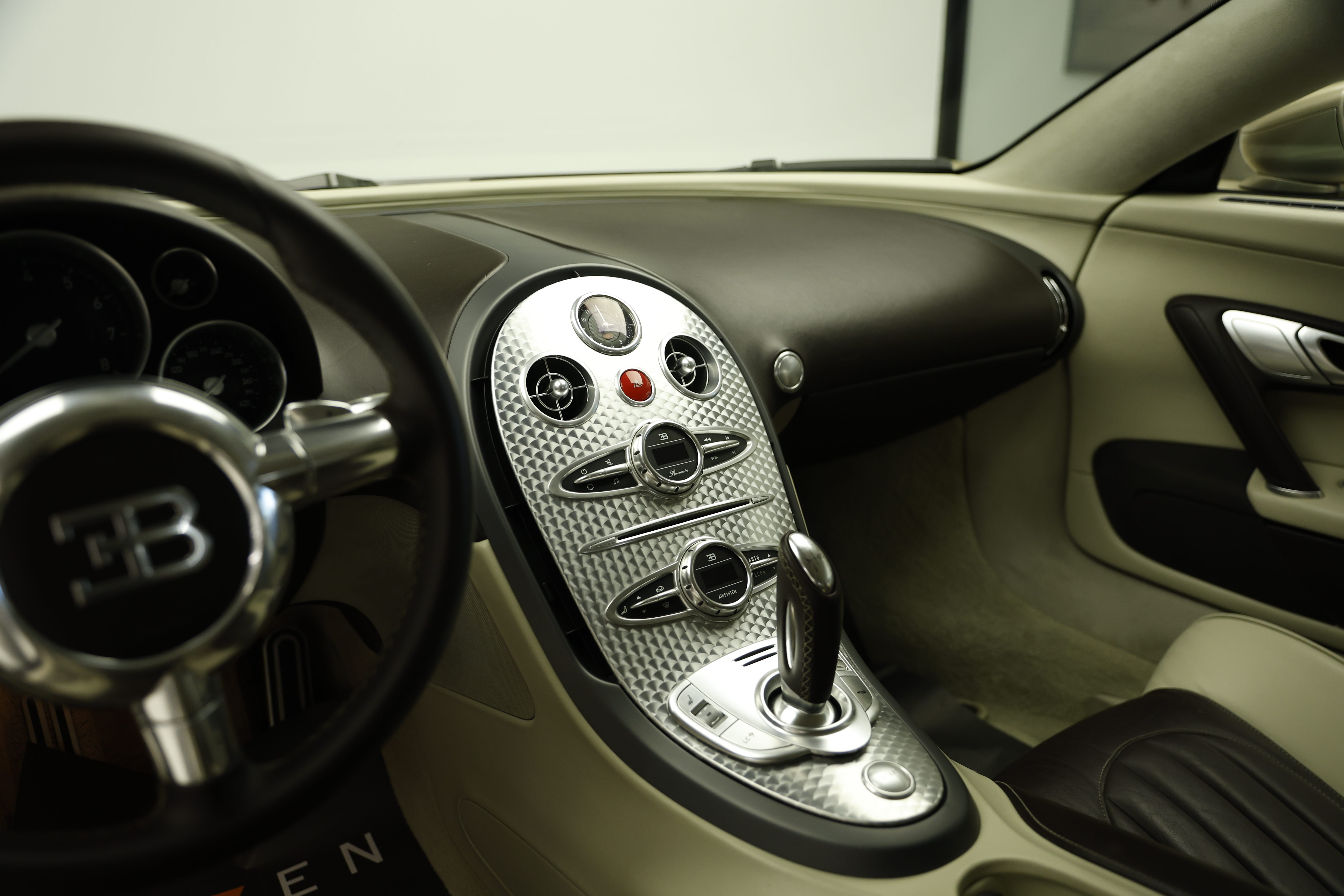 2008 Bugatti Veyron, 3/18