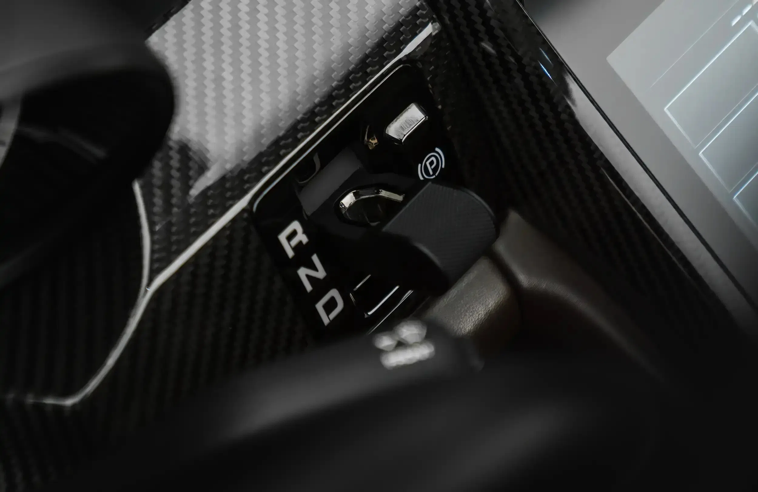 2015 Porsche 918 Spyder interior, center console