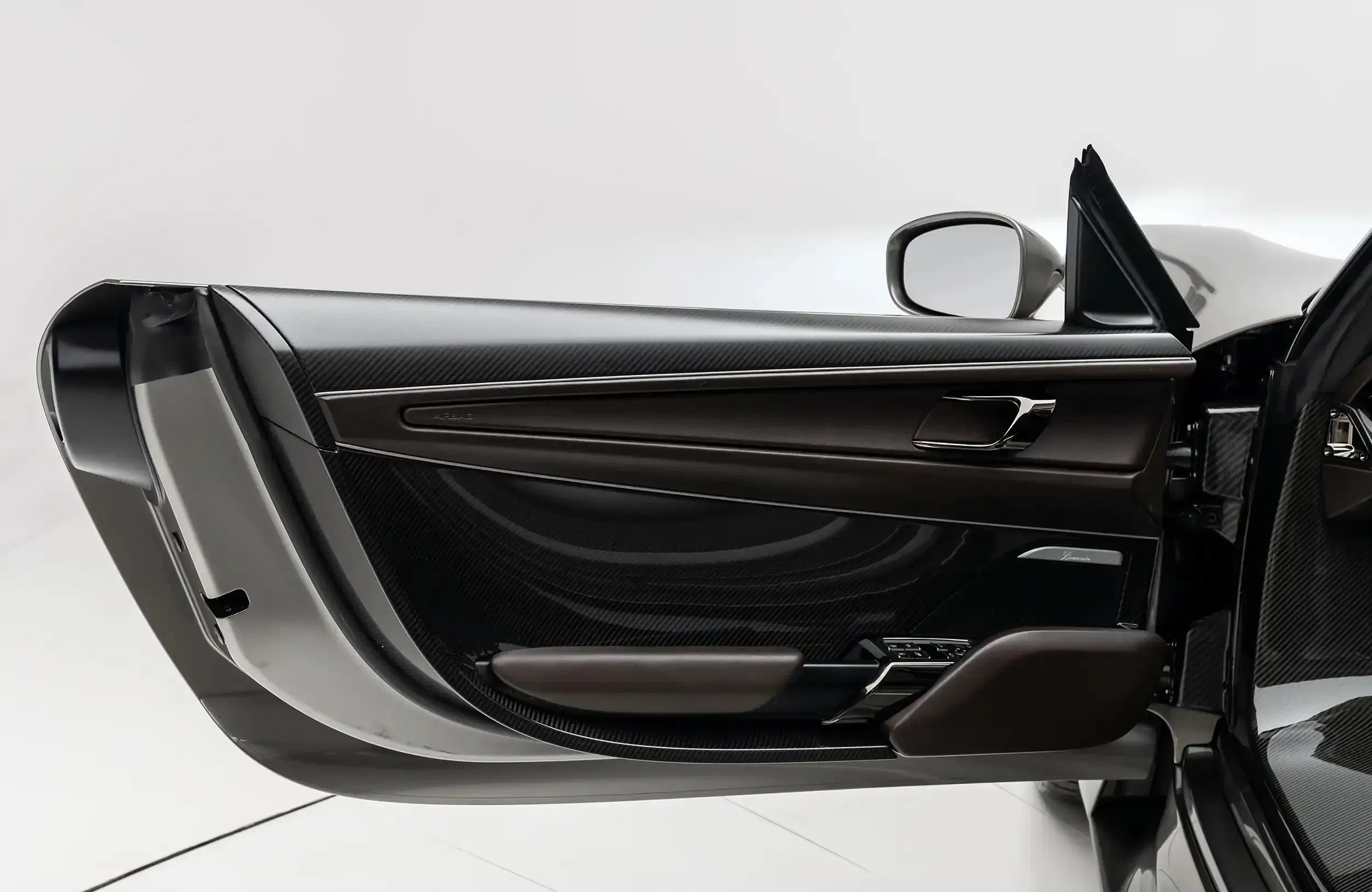 2015 Porsche 918 Spyder interior, door panel