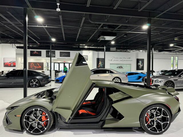 2024 Lamborghini Revuelto, 10/16