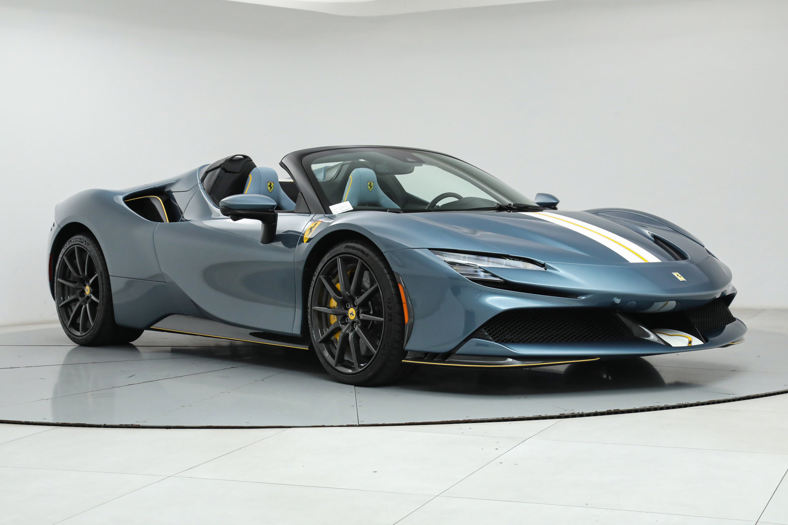 2023 Ferrari SF90 Spider