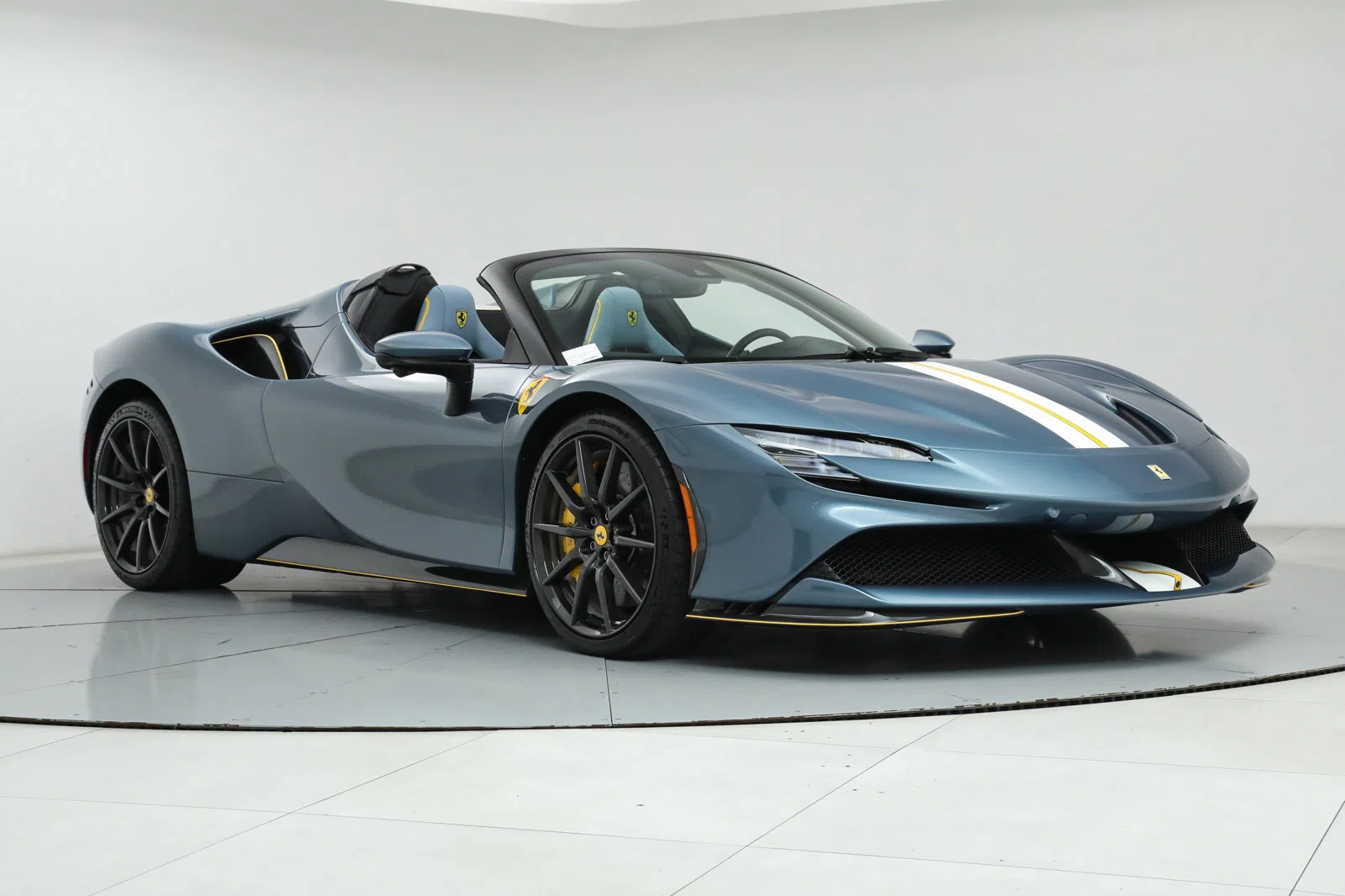 2023 Ferrari SF90 Spider