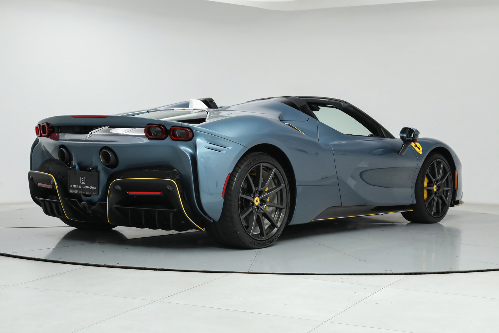 2023 Ferrari SF90 Spider, 2/20