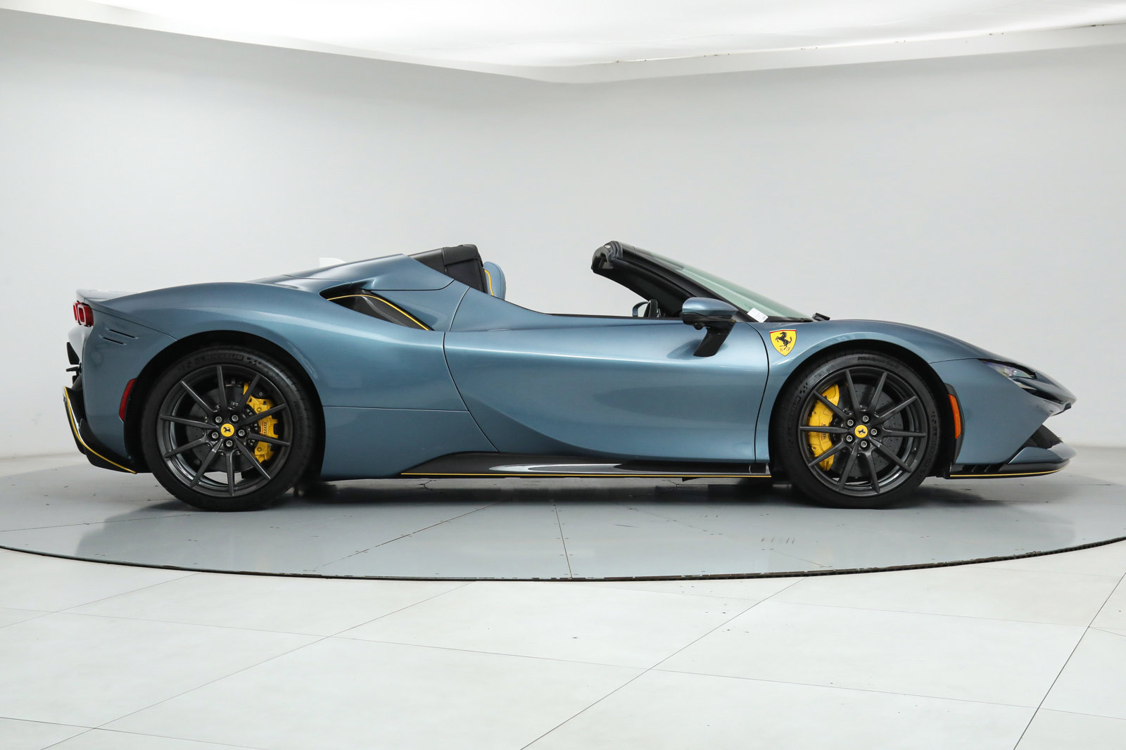 2023 Ferrari SF90 Spider, 13/20