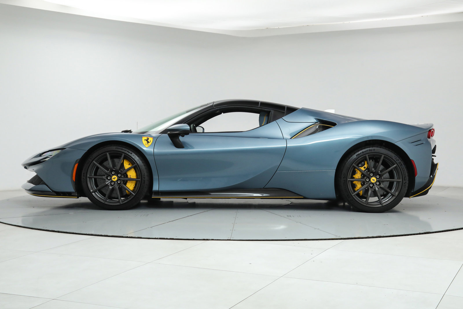 2023 Ferrari SF90 Spider, 16/20