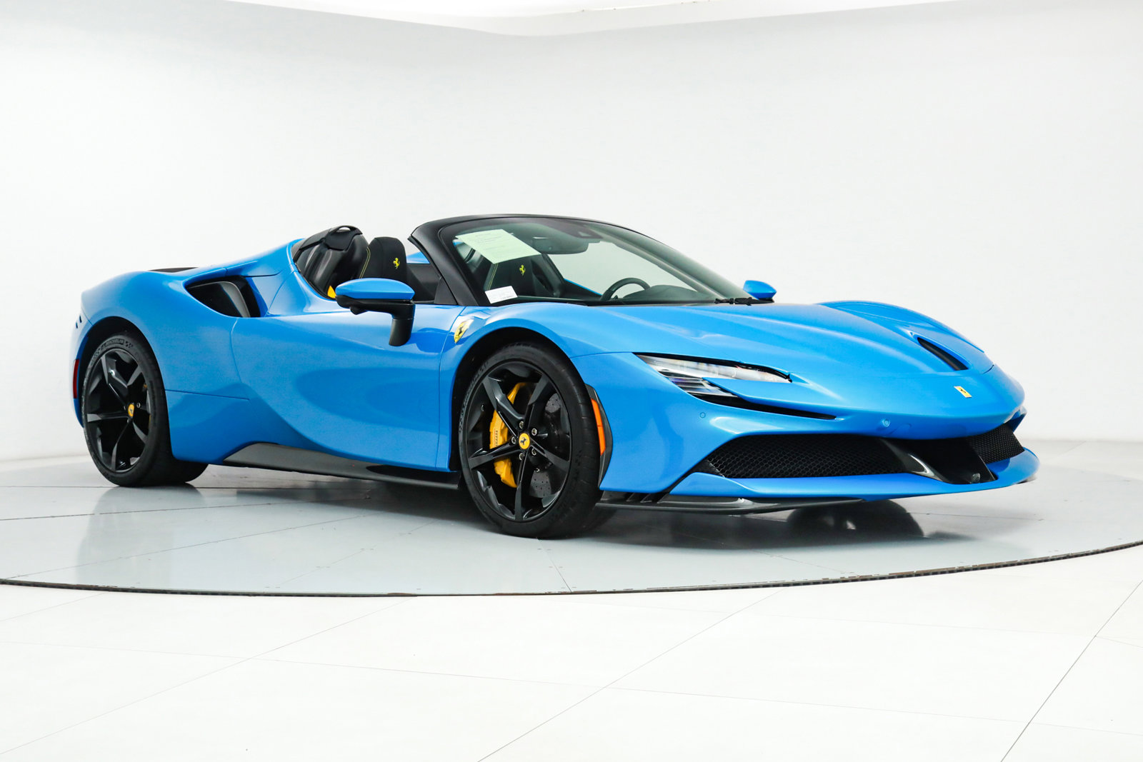 2023 SF90 Spider