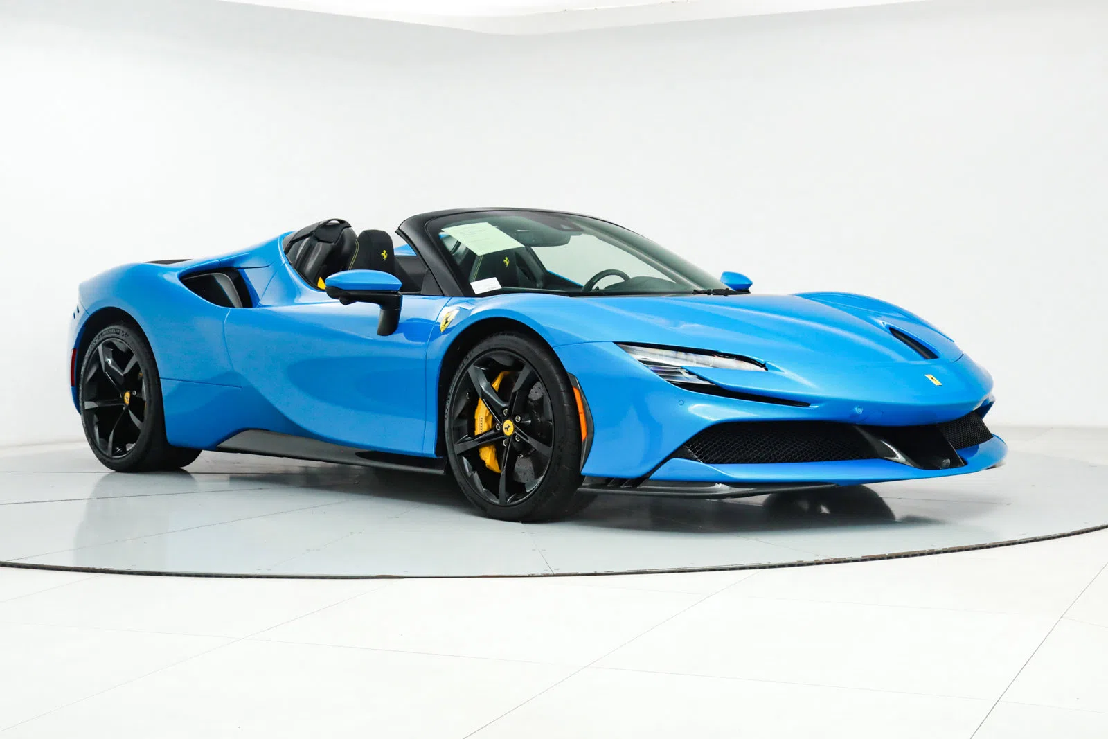 2023 SF90 Spider