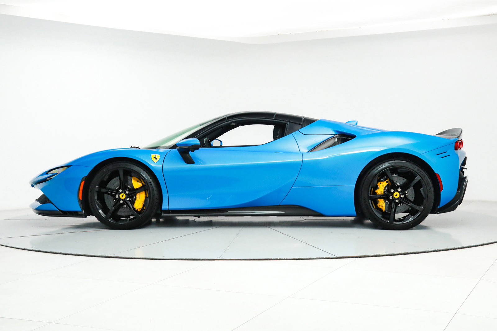 2023 SF90 Spider, 12/17