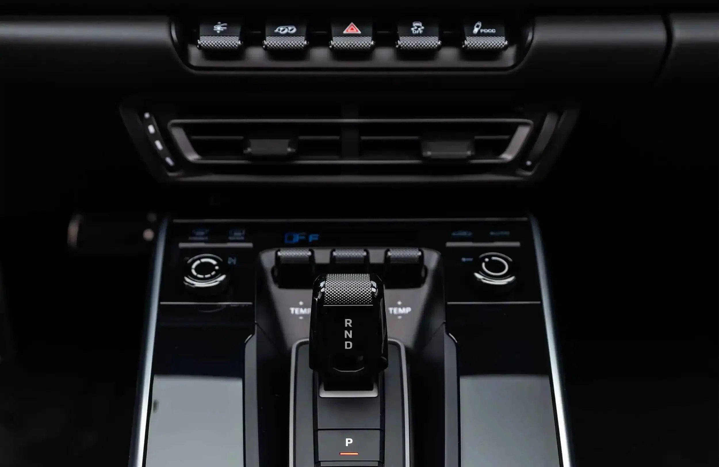 2024 Porsche 911 Turbo S Cabriolet interior, center console