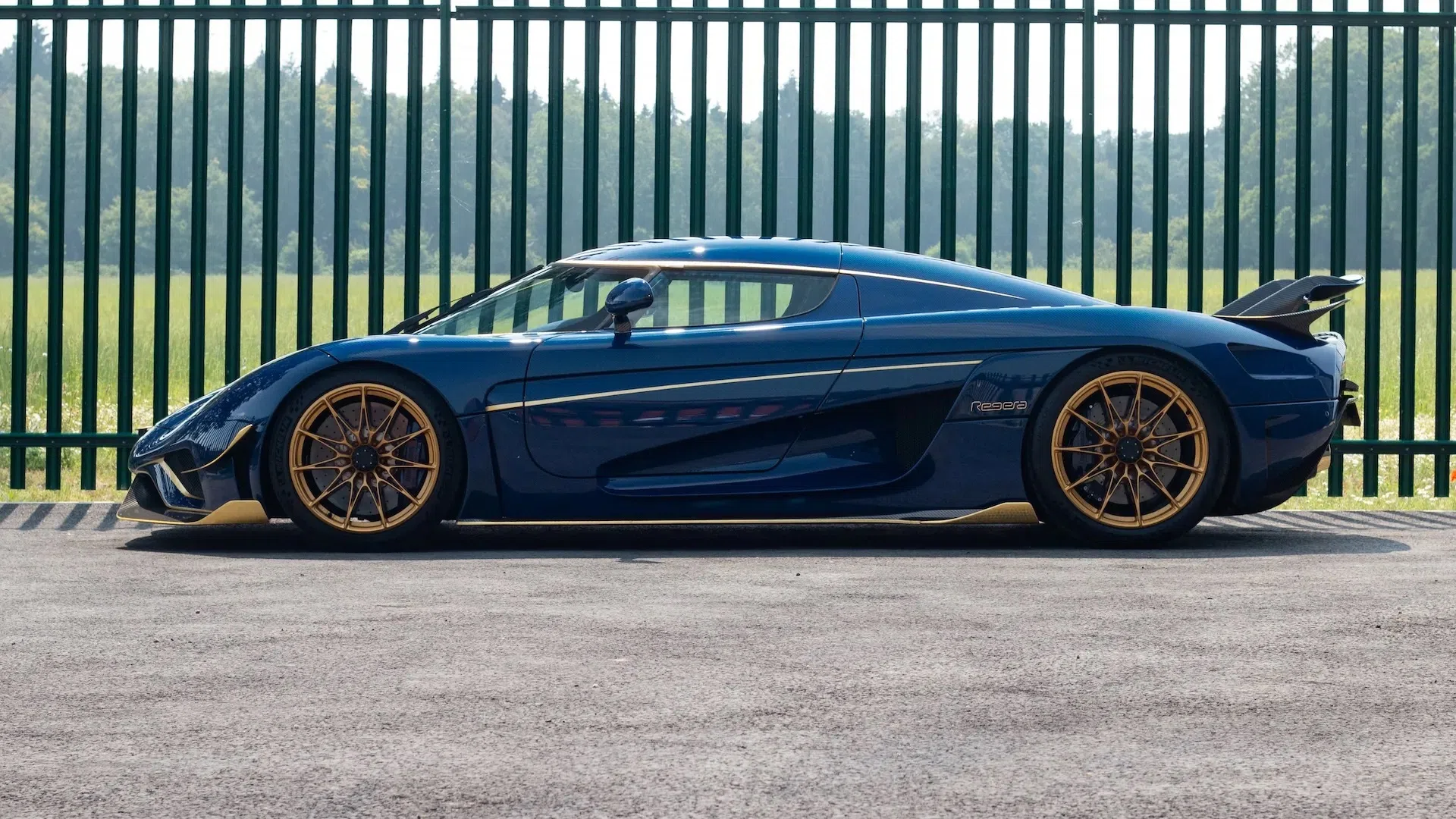 2020 Koenigsegg Regera for sale, exterior, Blue Tinted Carbon with Gold Stripes