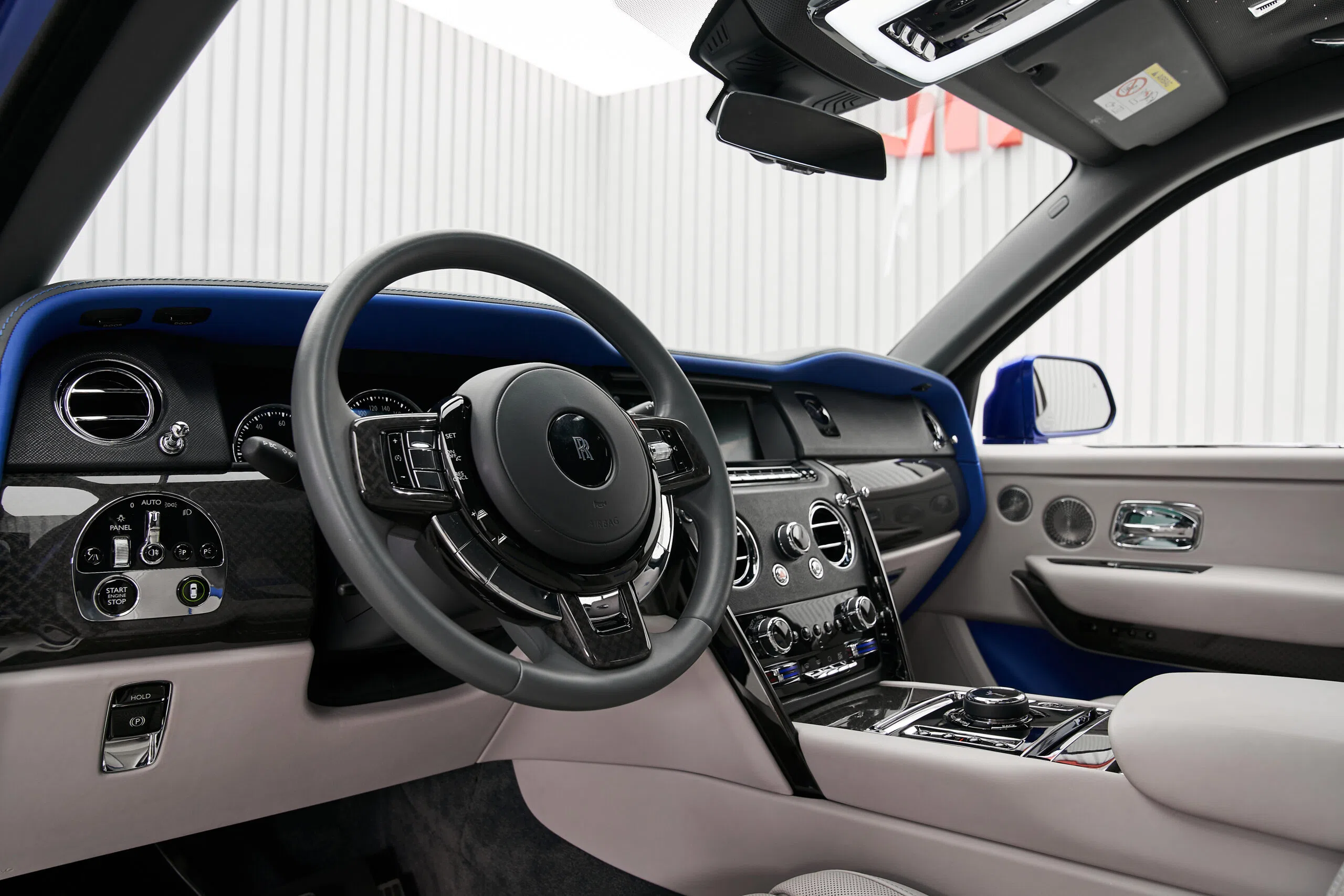 2021 Rolls-Royce Cullinan Black Badge interior, dashboard