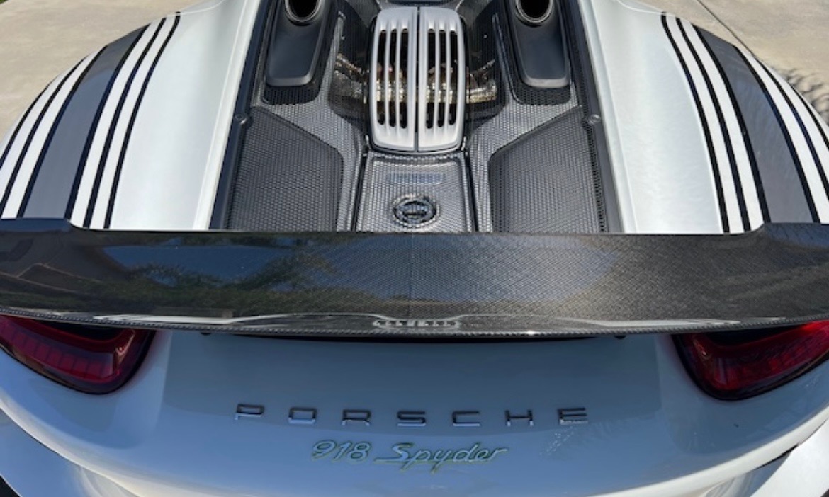 2015 Porsche 918 Spyder, 5/17