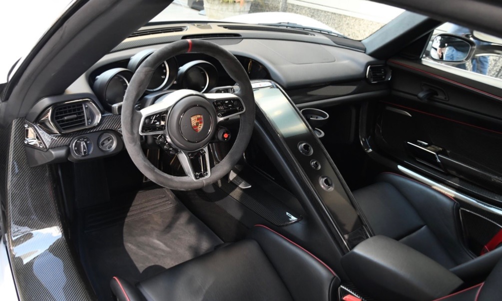 2015 Porsche 918 Spyder, 9/17